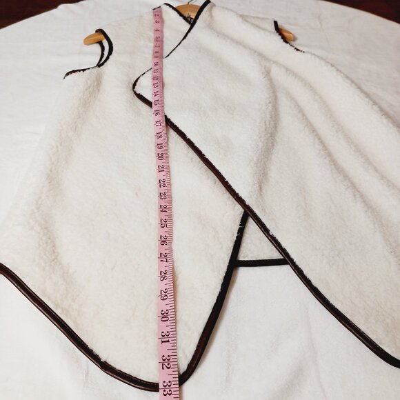 Cremieux, Sherpa Vest with Brown Faux Leather Trim, Size Small, Soft and Light - Picture 9 of 11
